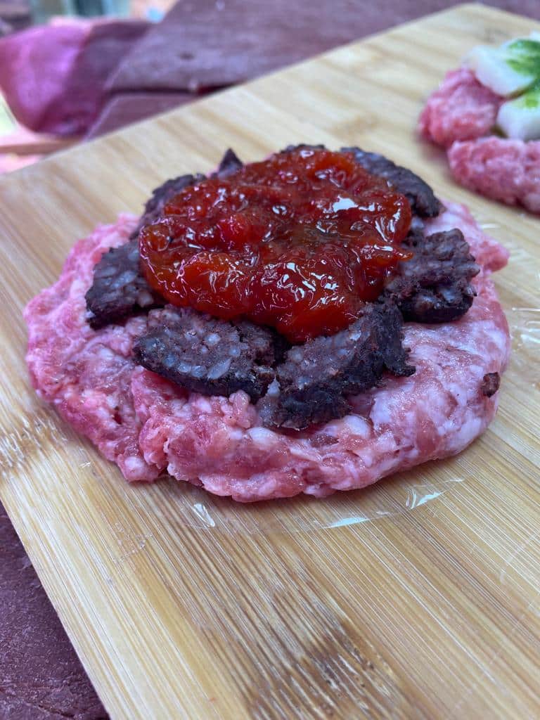 Burger Ternasco, Morcilla y confitura pimiento de Carnicería Víctor Salvo