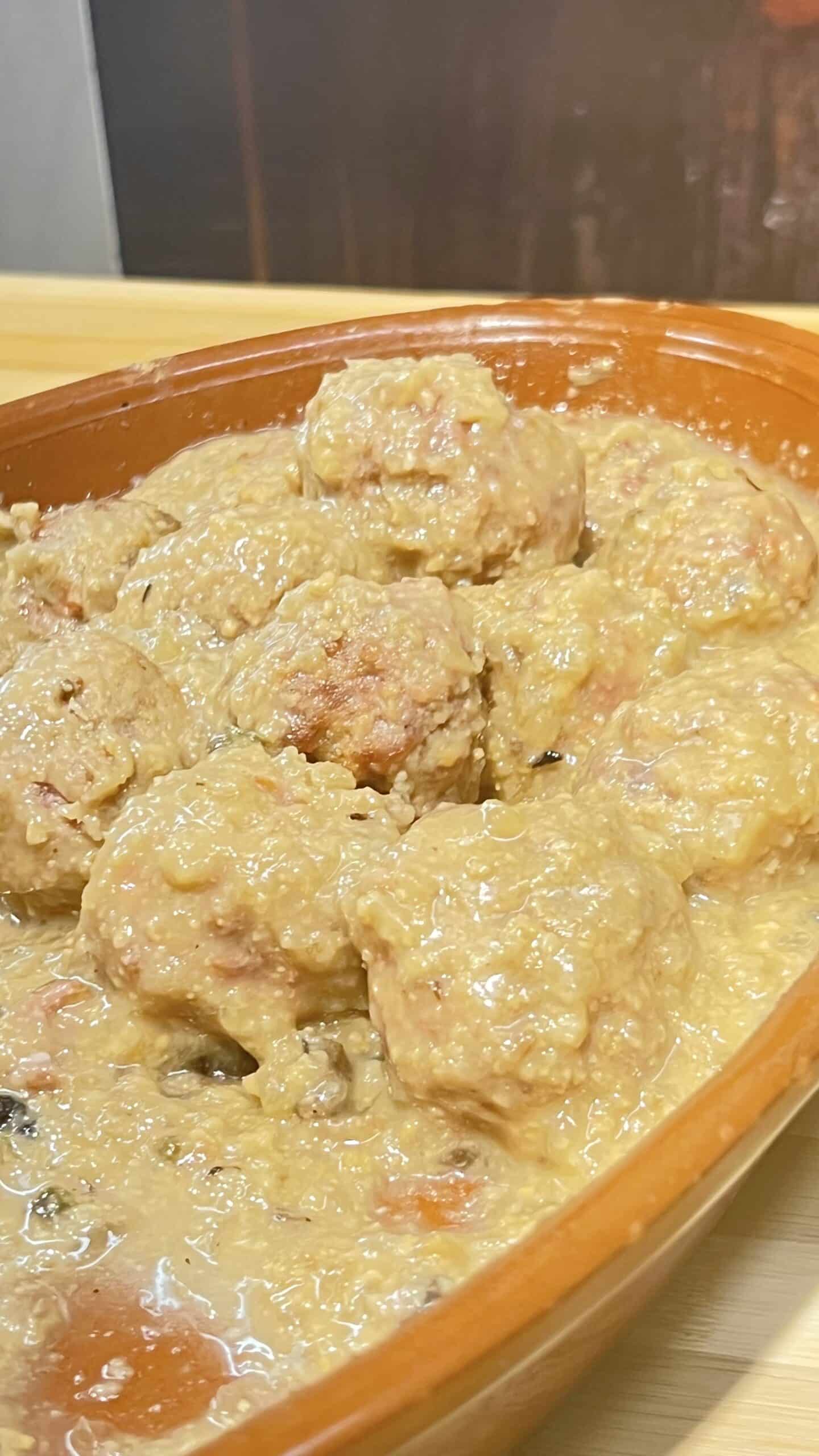 Albóndigas de carne en salsa de almendras de Carnicería Víctor Salvo