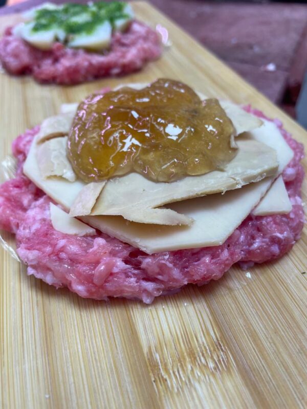 Hamburguesa rellena de queso