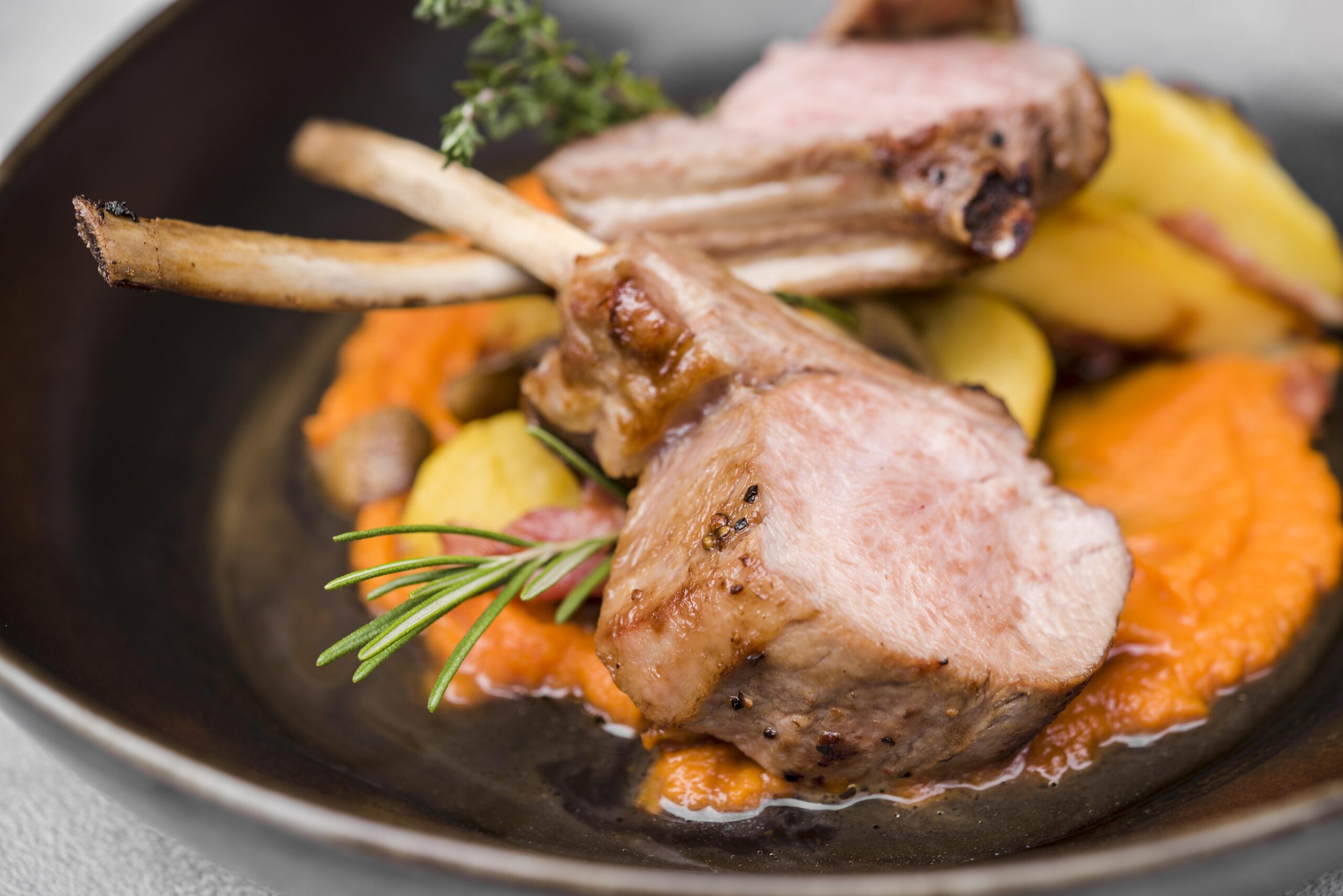 Chuletas de ternasco al horno